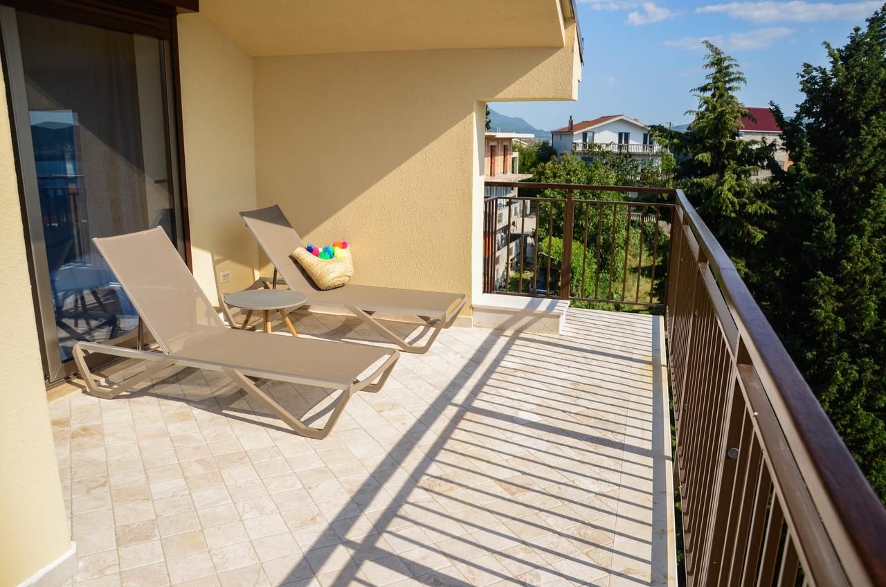 Апартаменты Dimitris Apartments Тиват