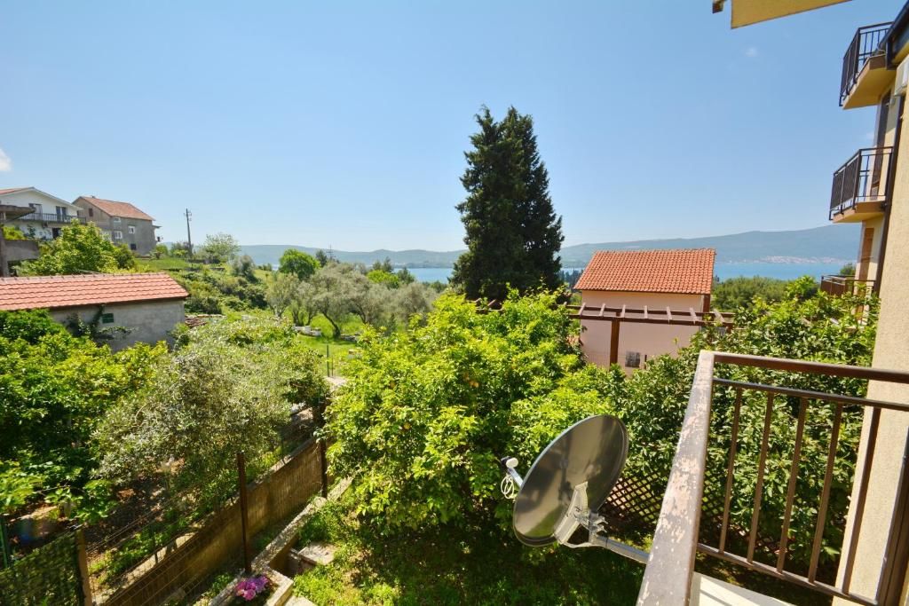 Апартаменты Dimitris Apartments Тиват-52